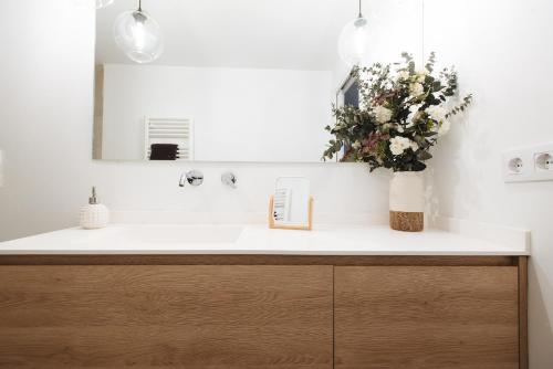 Pz triana amplio, moderno y luminoso apt 2d 2b