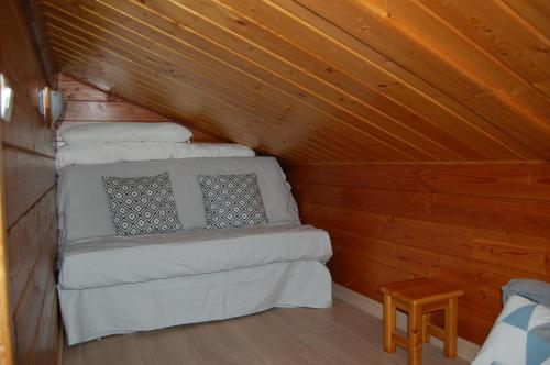 Postel nebo postele na pokoji v ubytování Chalet Individuel Les Sorbiers - 80m2 - Jardin - Barbecue - Wifi - Netflix - Ski & Randonnée - Pyrénées Catalanes Françaises -