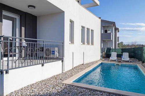 Πισίνα στο ή κοντά στο STUDIO apartment Doki BASEMENT