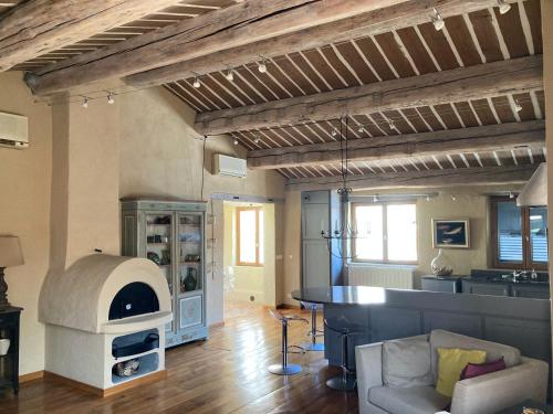 Χώρος καθιστικού στο Exceptional Valbonne Village Historical House