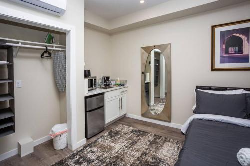 Kuchyň nebo kuchyňský kout v ubytování Awesome Balboa Park View with Huge Balcony in SD