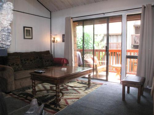 Two-Bedroom Deluxe Townhouse Unit #61 by Snow Summit Townhouses Bus Lic #23581, Big Bear Lake, Statele Unite ale Americii