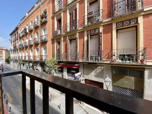 Cozy Malasaña – Studio with Balcony in Madrid, AC