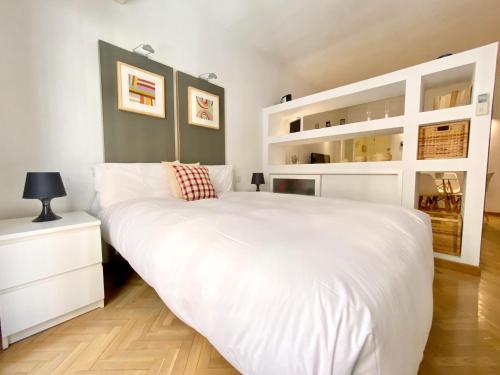Cozy Malasaña – Studio with Balcony in Madrid, AC