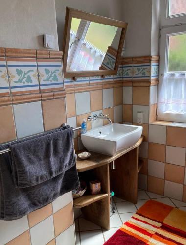 Bilik mandi di Ferienhaus Zur Sonne