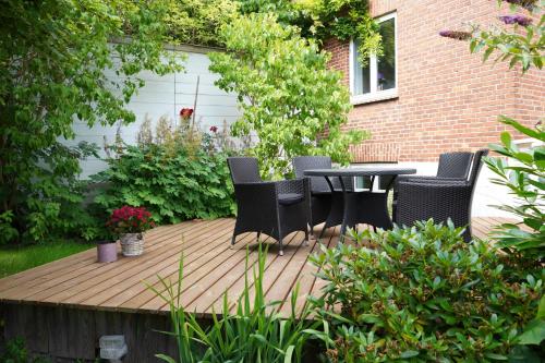 Taman di luar Cosy Private room close to Copenhagen centre