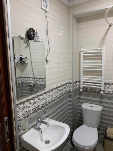 Un baño de ART HOLE
