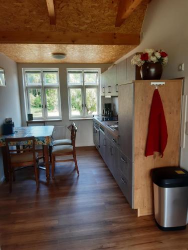 Kuchyň nebo kuchyňský kout v ubytování Ferienwohnung Wald und Weitblick