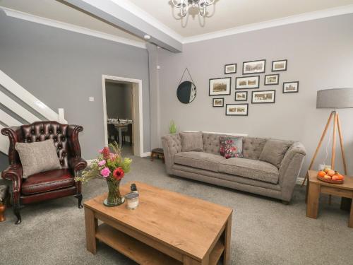 21 Chew Valley Road – Photos 4