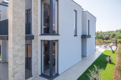 Villa Grota - Luxury 4-Bedroom Villa with Private Pool & Garden