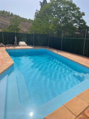 Air Conditioned "Casa Tropicana" Villa-Sleeps 10-Free WiFi-Private Pool-Free Parking