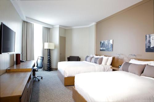 Gallery image of Grey Eagle Resort in Calgary