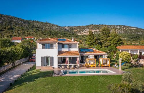 VILLA SUNRISE