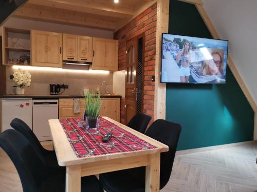 Dapur atau dapur kecil di Apartamenty U Paliderki