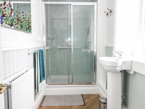 Kylpyhuone majoituspaikassa Castlebrae
