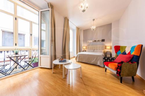 Central Studio with Patio and Balcony, Malaga, Spain
