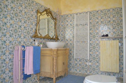 Gallery image of La maison delle favole in Desenzano del Garda