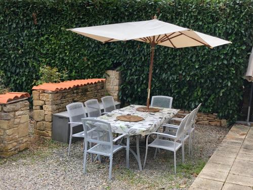 Κήπος έξω από το Charming 4-bed 3 bath farmhouse barn conversion