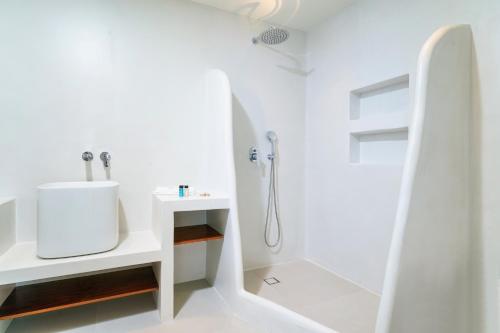 Kupatilo u objektu Narciso Thassos Luxury Suites