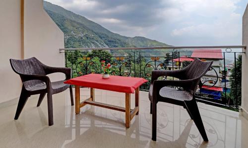 Ein allgemeiner Bergblick oder ein Berglick von des Hotels aus