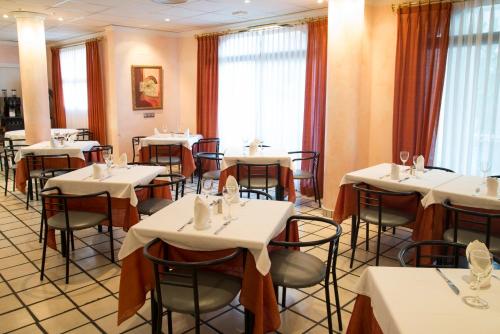 ホテル ハイメ Iにあるレストランまたは飲食店