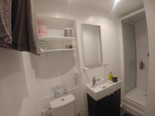 Galeriebild der Unterkunft Central & nice ! 3 bedrooms, 2 bathrooms in Paris