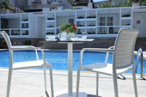 Πισίνα στο ή κοντά στο Ascot Hotel Büyükada