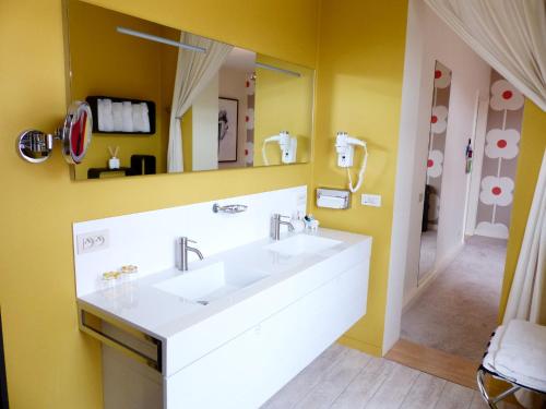 Bilik mandi di Central Bruges B&B