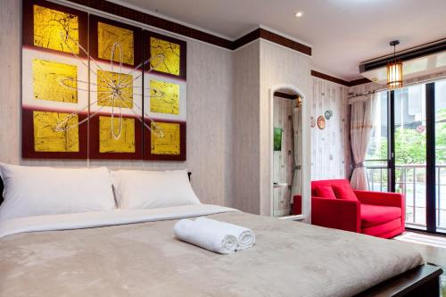 Clean Comfy Cozy easy to go Grand Palace & Khaosan, Bangkok, Thailand