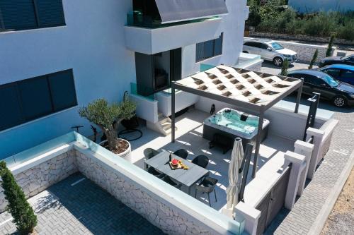 Sopic Luxury Apartment with private Whirlpool