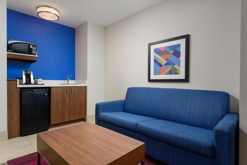 Ruang duduk di Holiday Inn Express - Tullahoma by IHG
