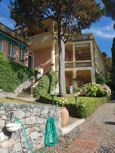 レヴァントにあるVILLA TRAMONTOのギャラリーの写真