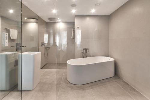 Koupelna v ubytování Prezident Luxury Spa & Wellness Hotel