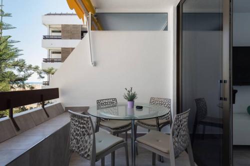 Las Arenas - apartamento moderno con vistas al mar y WiFi veloz de fibra óptica