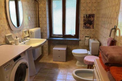 Koupelna v ubytování La Maison des Hirondelles Alloggio ad uso turistico - VDA SAINT-PIERRE 0035