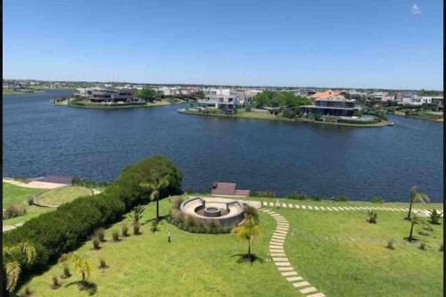 Gallery image of NORDELTA, ENJOY vista al lago, lugar soñado! in El Talar de Pacheco