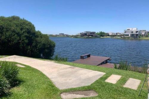 Gallery image of NORDELTA, ENJOY vista al lago, lugar soñado! in El Talar de Pacheco