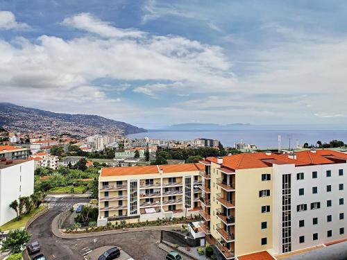 Gemini Barreiros -Ocean view balcony by LovelyStay
