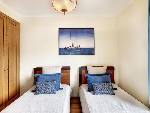Gemini Barreiros -Ocean view balcony by LovelyStay