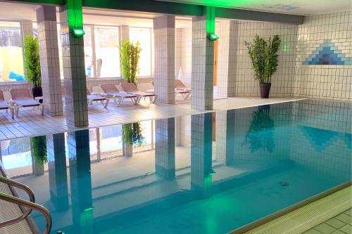 Der Swimmingpool an oder in der Nähe von NOVAPARK Flugzeughotel Graz