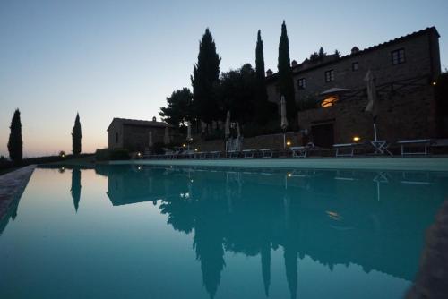 Piscina en o cerca de Il Defizio