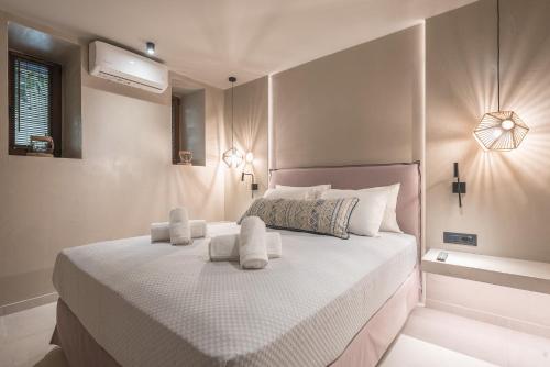 Apollonos 28 Luxury Suites