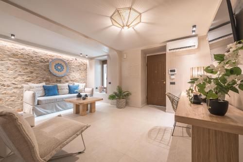 Apollonos 28 Luxury Suites