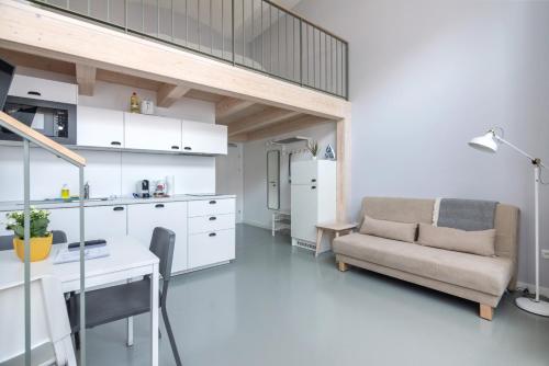 Kuchyň nebo kuchyňský kout v ubytování Vorgarten Apartments - central, new and stylish for your comfortable stay in Vienna