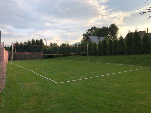 
Tenis lub squash w obiekcie Ośrodek Sportowo-Rekreacyjny Słoneczny lub w pobliżu
