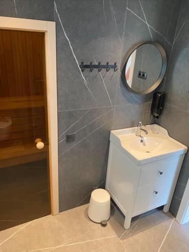 Φωτογραφία από το άλμπουμ του Dzerkaļi σε Cirma