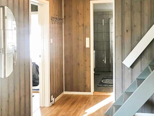 Ένα μπάνιο στο 10 person holiday home in VEVANG-By Traum