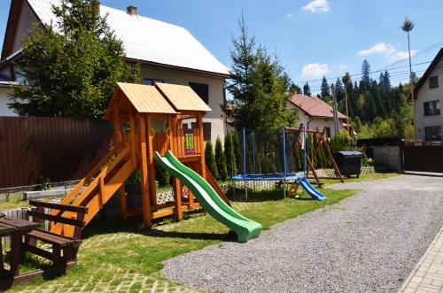 Zona de joacă pentru copii de la Penzion Stodolisko