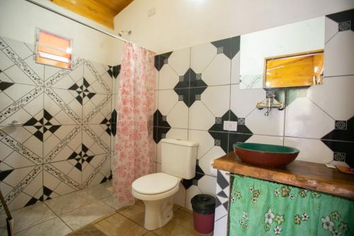 Koupelna v ubytování Cabañas La Quinta