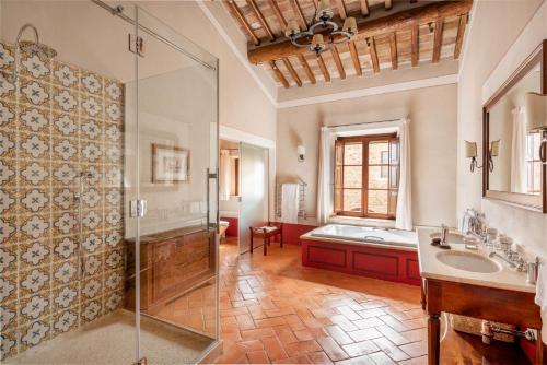 Kylpyhuone majoituspaikassa Castello Banfi - Il Borgo